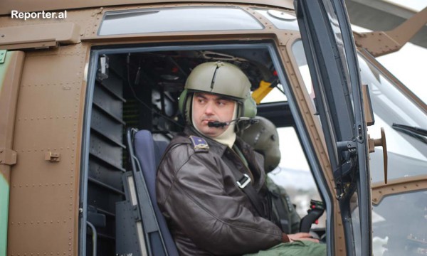 Major Dritan Dyrmishi, piloti i helikopterit të Ministrisë së Mbrojtës. Foto: Lindita Çela/BIRN